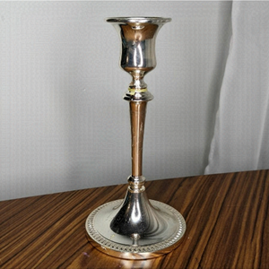Metal chrome candle holder
